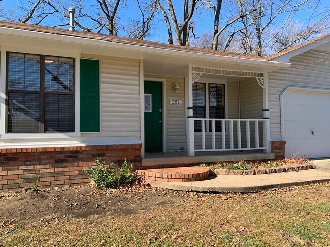 251 N Moore Avenue Claremore OK - 251 N Moore Ave