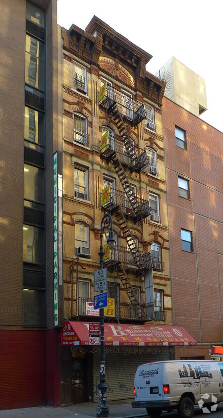 Building Photo - 110 Ludlow St