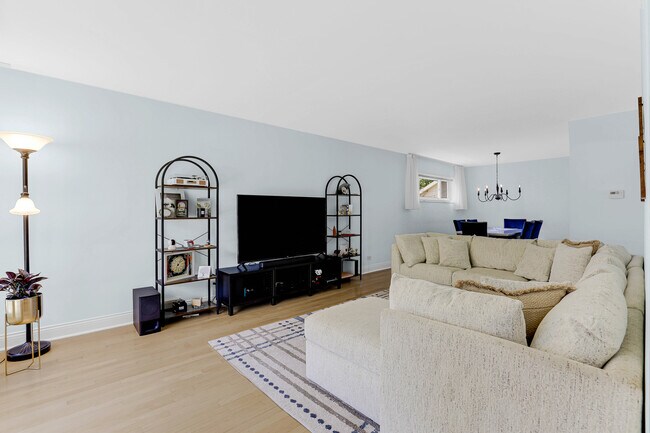 Foto del edificio - 6310 W Estes Ave