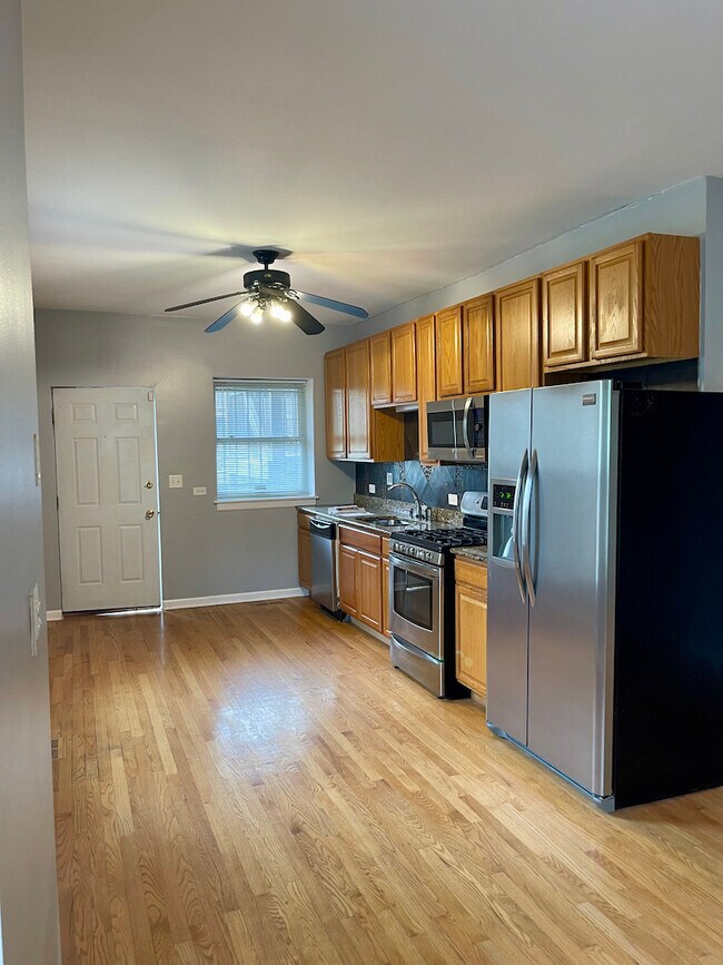 Foto del edificio - 4736 S St Lawrence Ave