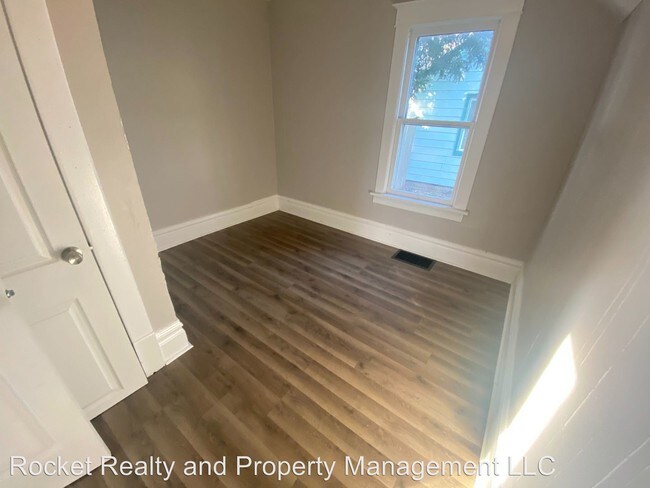 Building Photo - 4 br, 1.5 bath House - 802 Grant St