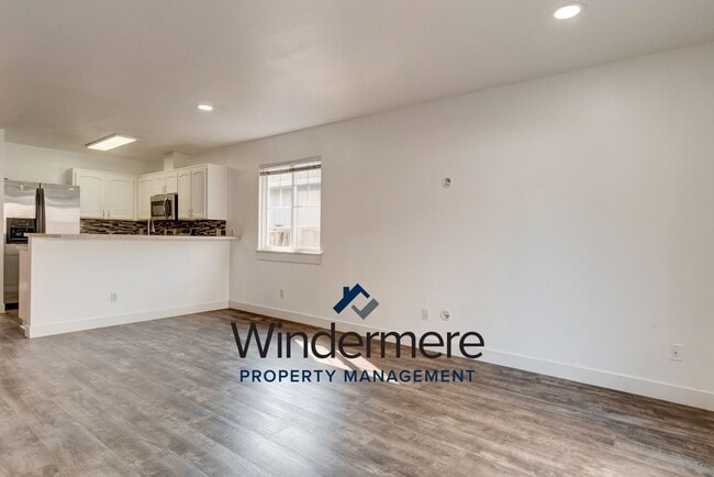 Building Photo - 1153 NE Cordero Pl