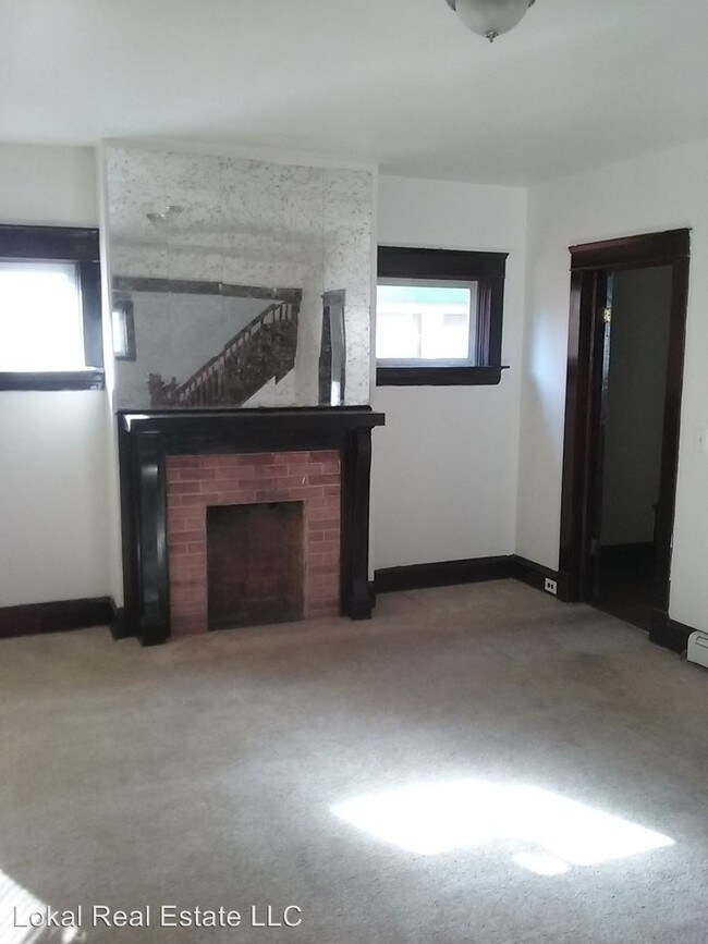 Building Photo - 3808 Woodbridge Ave