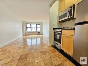 Building Photo - Studio Apartment in Murray Hill | 11th Flo...