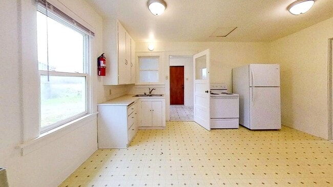 Building Photo - Charming Country Home in Silver Creek