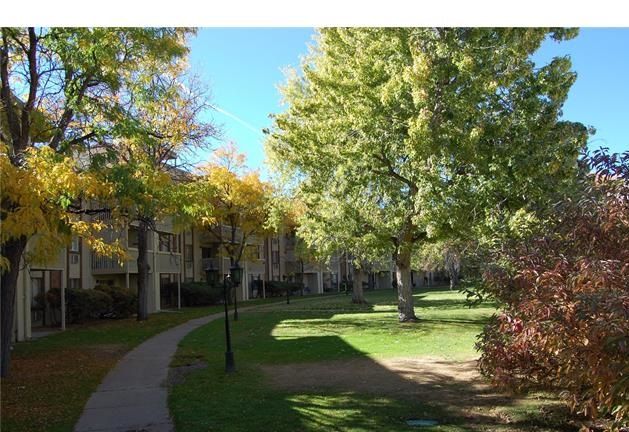 Building Photo - 1304 S Parker Rd