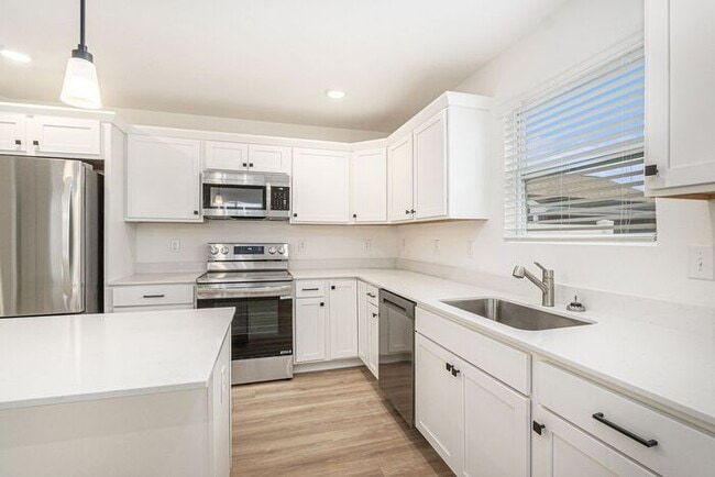 Building Photo - 1643 Kennedy