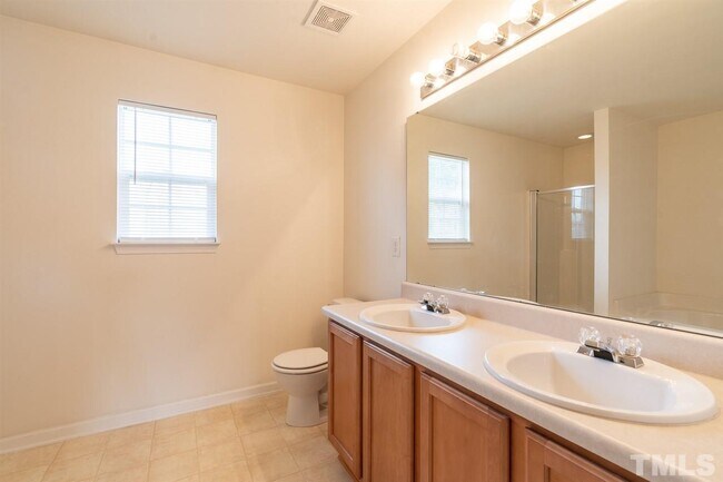 Foto del edificio - 3820 Watkins Ridge Ct