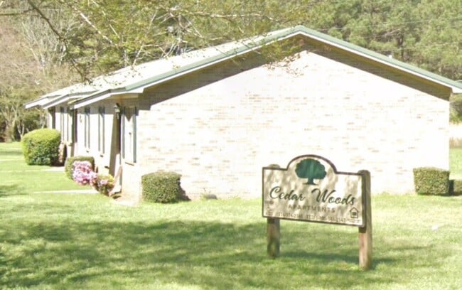 Building Photo - 598 Hartley St