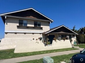 Building Photo - 710 N Adele St