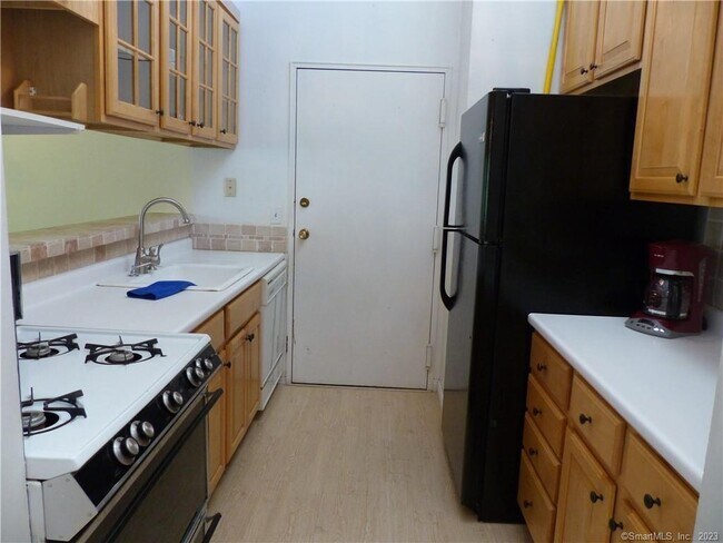 Foto del edificio - 64 Lawson Ln