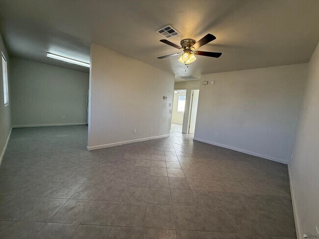Foto del edificio - 255 E 23rd St