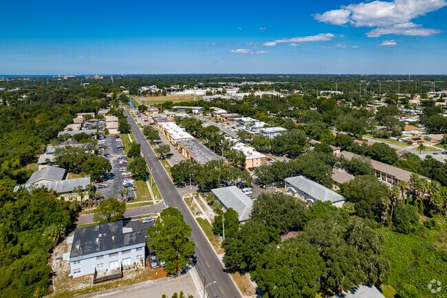 1409 Alpine Rd, en Clearwater, FL - Alpine