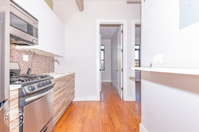 Foto del edificio - 377 Onderdonk Ave