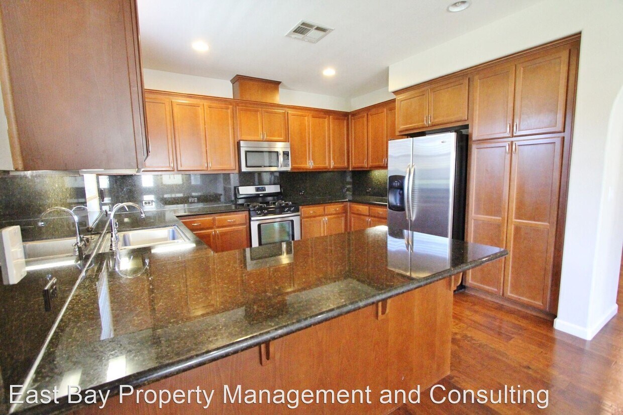 Primary Photo - 4 br, 3.5 bath House - 4625 Malayan St.