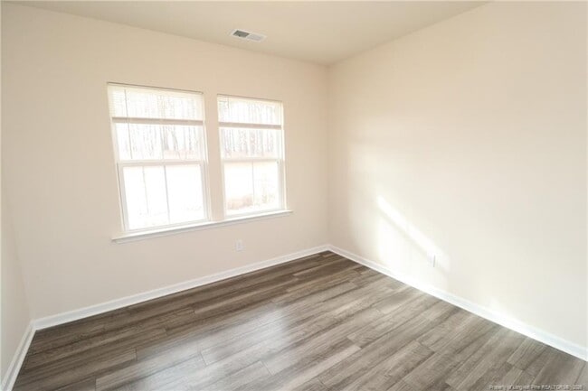 Foto del edificio - 123 Glen Clova Dr