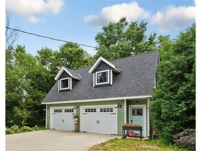 Building Photo - 809 1st St W