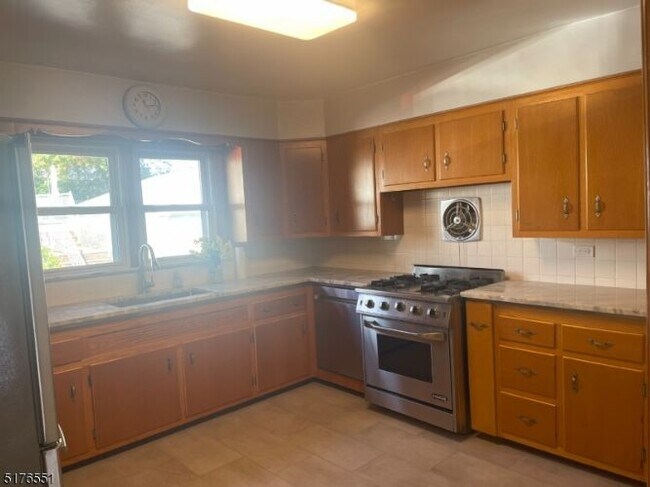 Foto del edificio - 1264 Grandview Ave