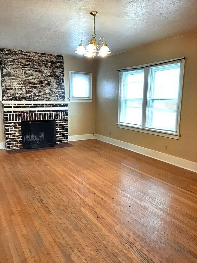 Building Photo - (2017 8th Ave)