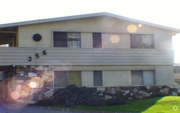 Building Photo - 356 W Doran St
