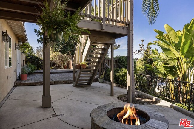 Foto del edificio - 1829 Griffith Park Blvd