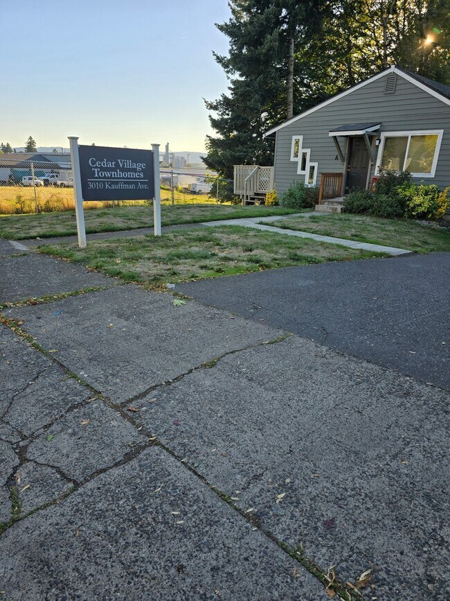 Foto del edificio - Cedar Village Townhomes