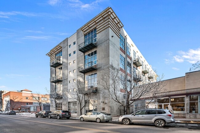 Photo - Beautiful Golden Triangle Loft!