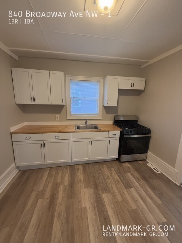 Foto principal - Updated 1 Bed, 1 Bath – Move-In Ready!