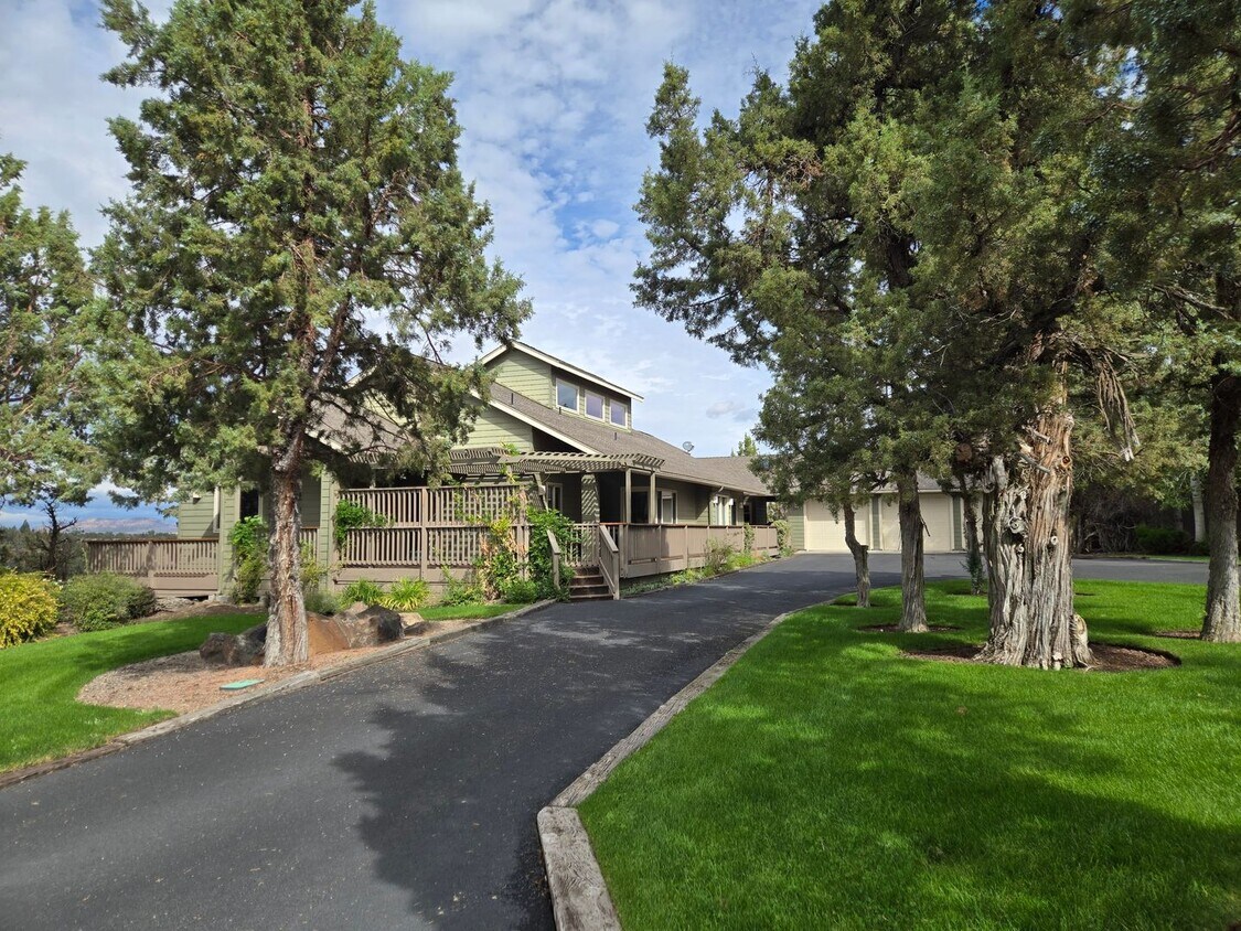 Foto principal - Stunning Views, Executive Home in Equestri...