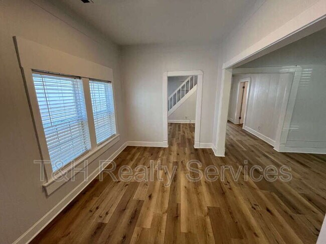 Foto del edificio - 2114 Webb St