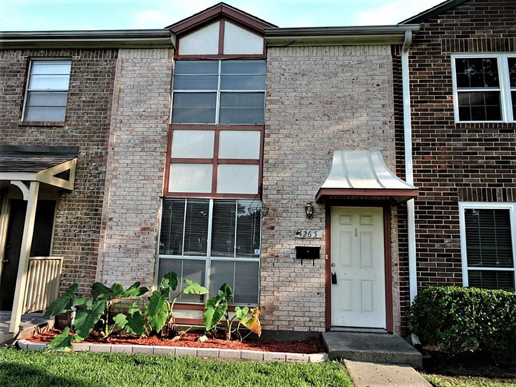 Foto principal - 4265 Young St