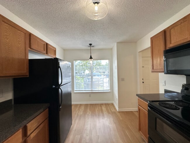 Building Photo - 7352 Suncatcher Dr
