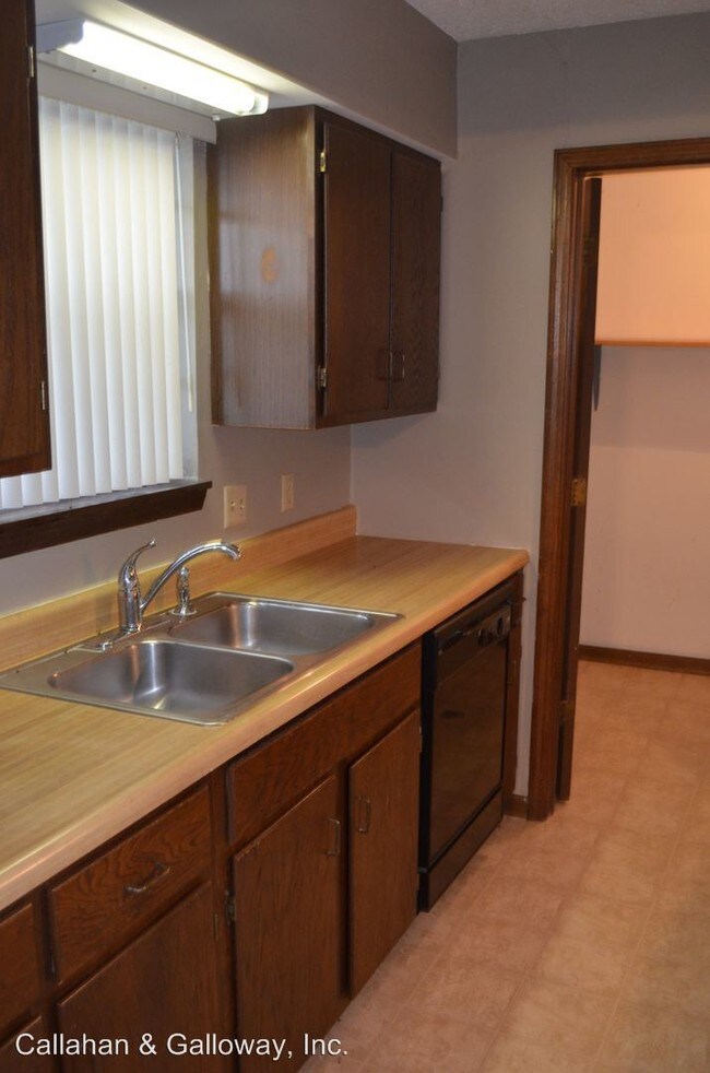 Foto del edificio - 120 N Keene St