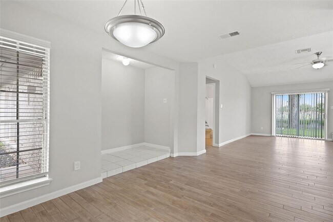 Building Photo - 2931 Ocean Way