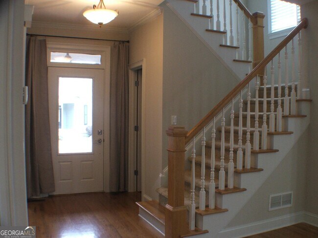 Building Photo - 145 Stayman Park