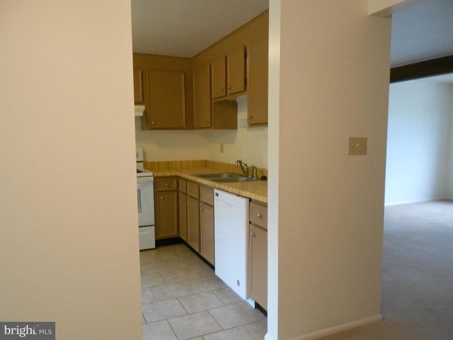Building Photo - 110 Drexel Dr