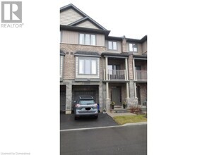 Building Photo - 7 Lakewalk Dr