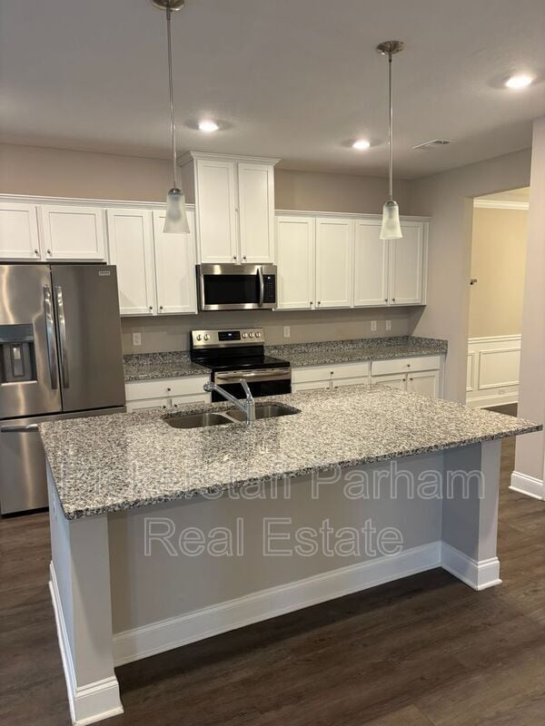 Building Photo - 5161 Legion Dr