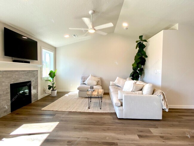 Foto del edificio - Modern Comfort in Northwest Redmond