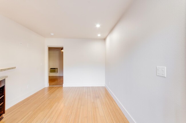 Building Photo - 1830 Upas St