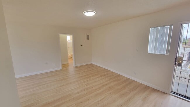 Foto del edificio - 6336 Tujunga Ave