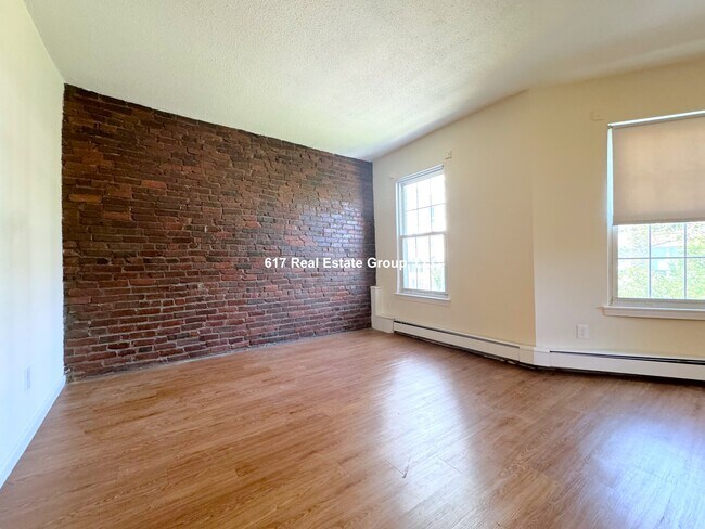 Foto del edificio - 74 S Huntington Ave