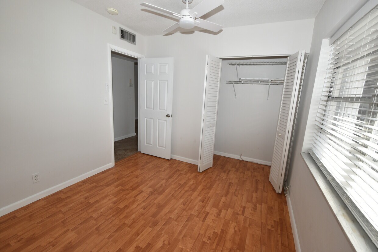 Foto del edificio - 3550 NW 8th Ave
