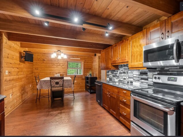 Building Photo - 65 Poco Cir