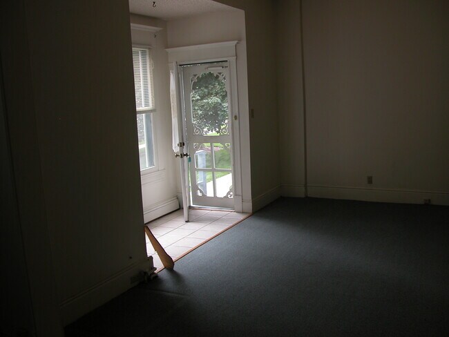 Building Photo - 1215 N Nevada Ave