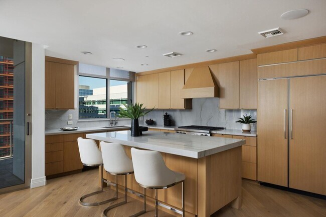 Foto del edificio - 2402 E Esplanade Ln