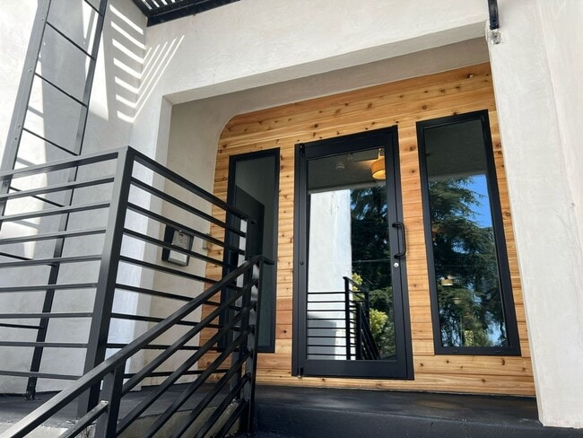 Interior Photo - SUT - 1314 Sutherland St