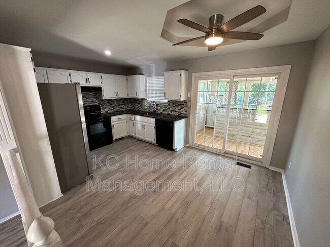 Foto del edificio - 203 SW. Cross Creek Dr.