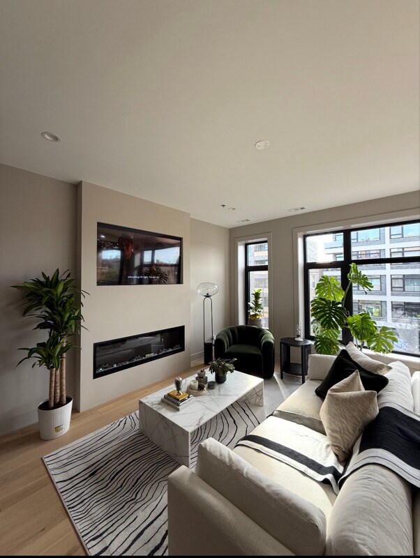 Foto del edificio - 1335 N Western Ave