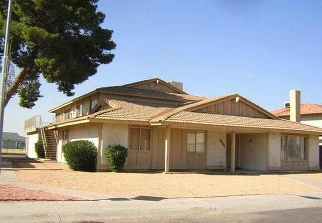 Apartamento de 2 habitaciones, 1 baño y garaje. Citas disponibles. - 4434 N 53rd Ln
